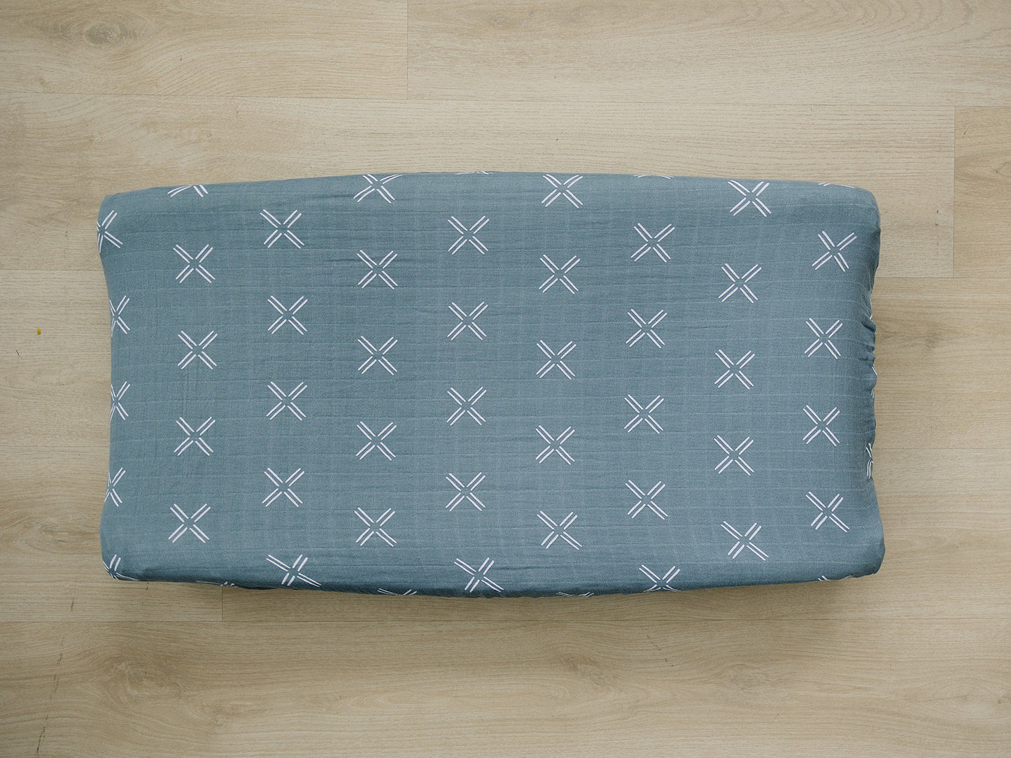 Blue X Changing Pad Cover Freshly Picked + Mebie Baby
