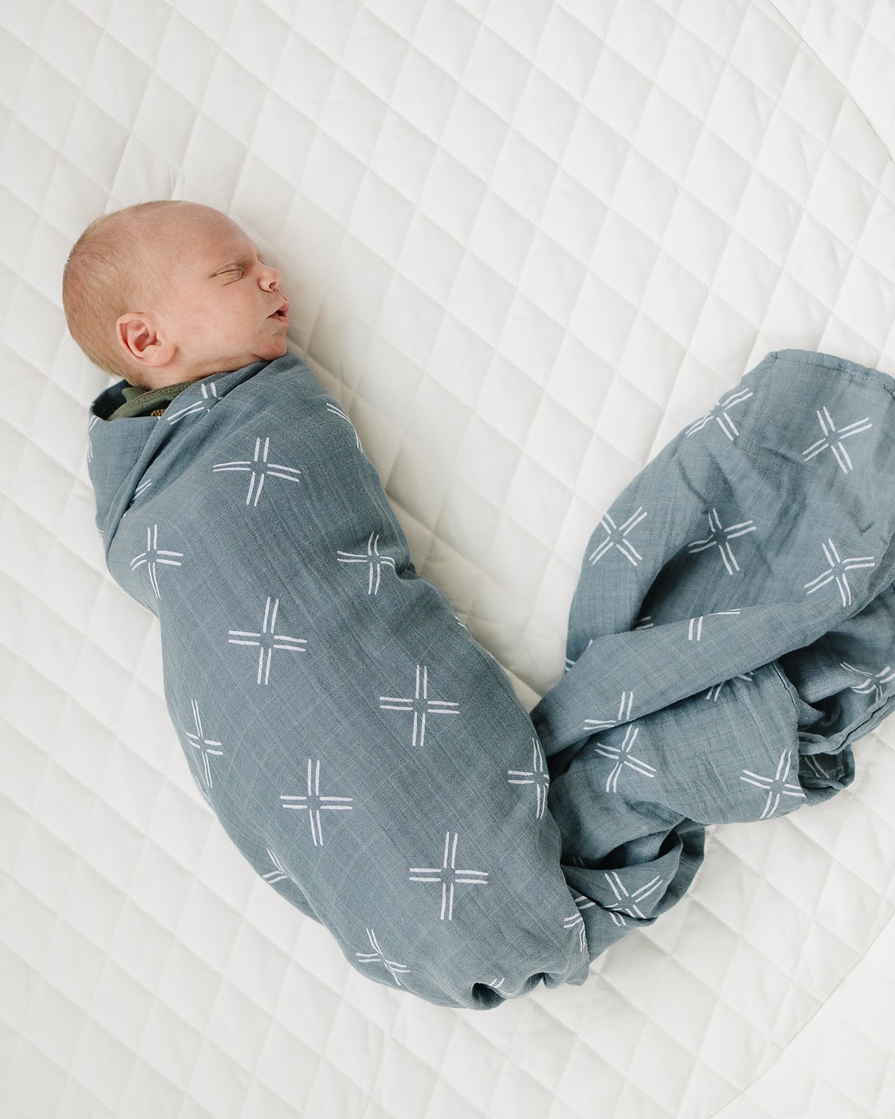 Blue X Swaddle Blanket Freshly Picked + Mebie Baby