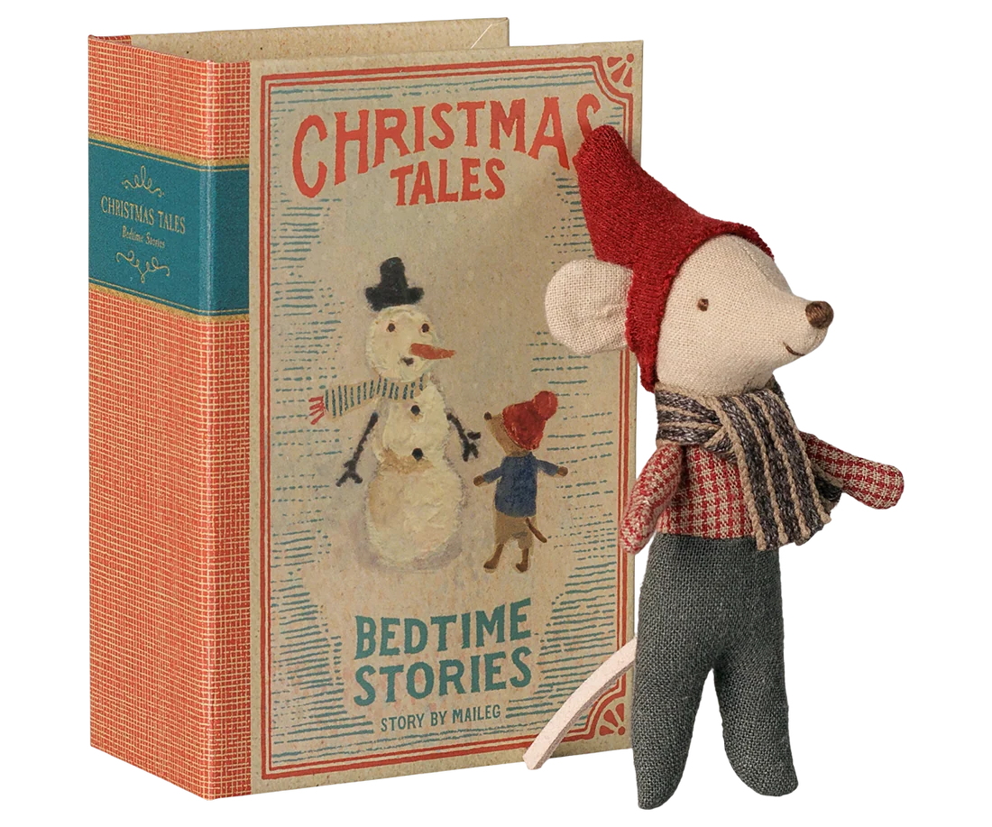 Christmas mouse, Baby in book