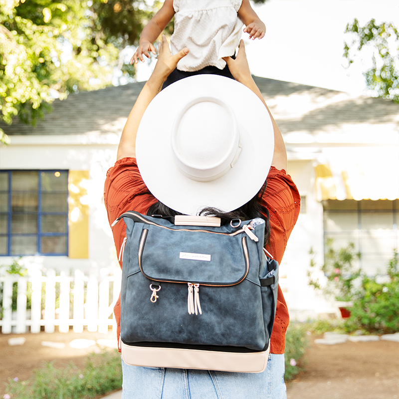 PIVOT PACK IN INDIGO/BLUSH