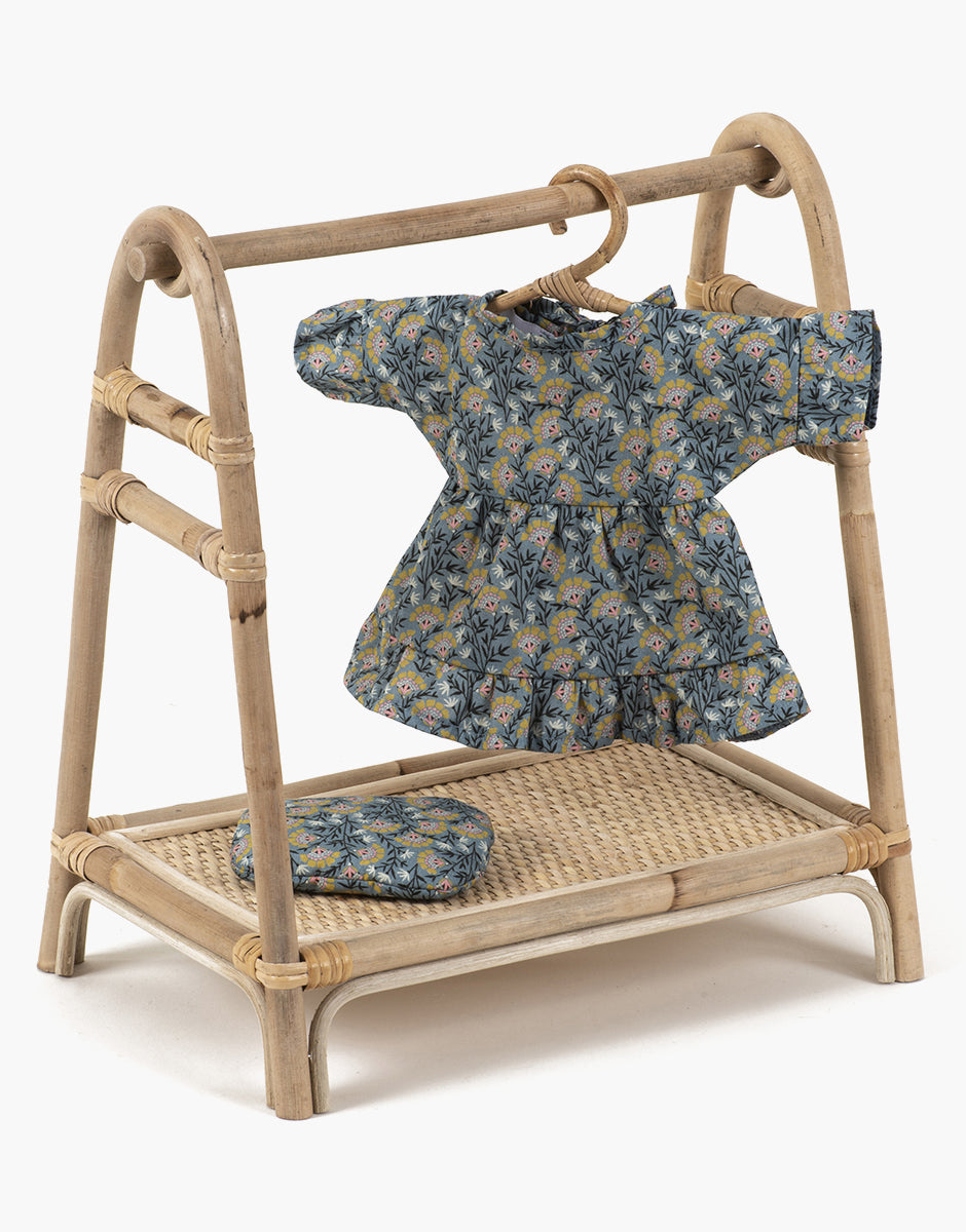 Clothes rack "Kendari" and its 3 hangers